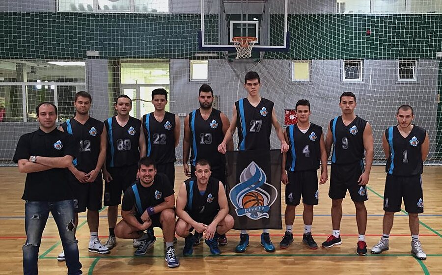 Prvi tim KK Rivers BM na utakmici